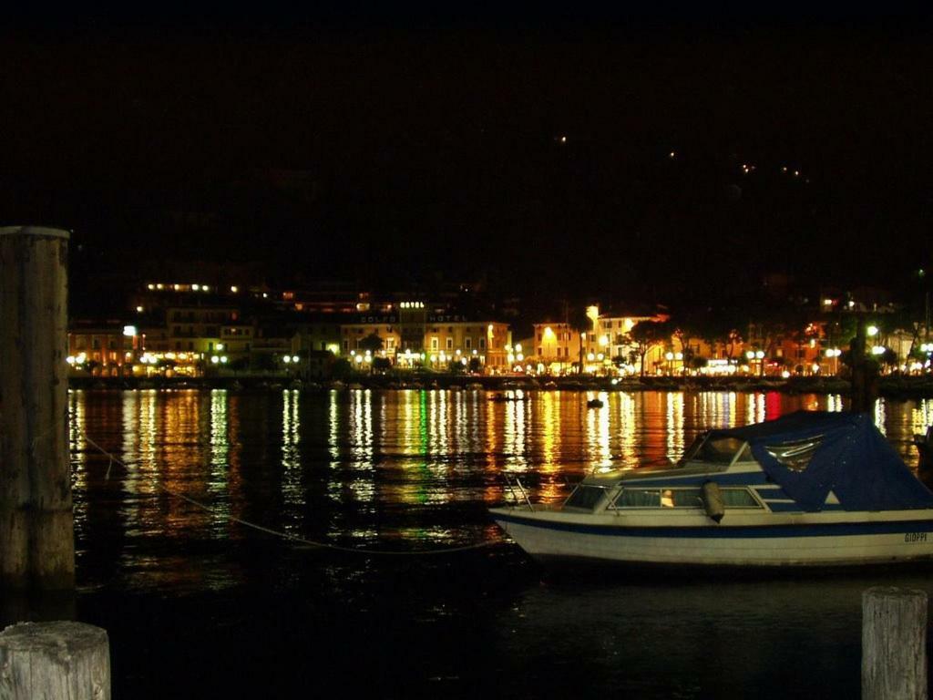 Appartamento Lido 'With Parking Space Included' Toscolano Maderno Exterior photo